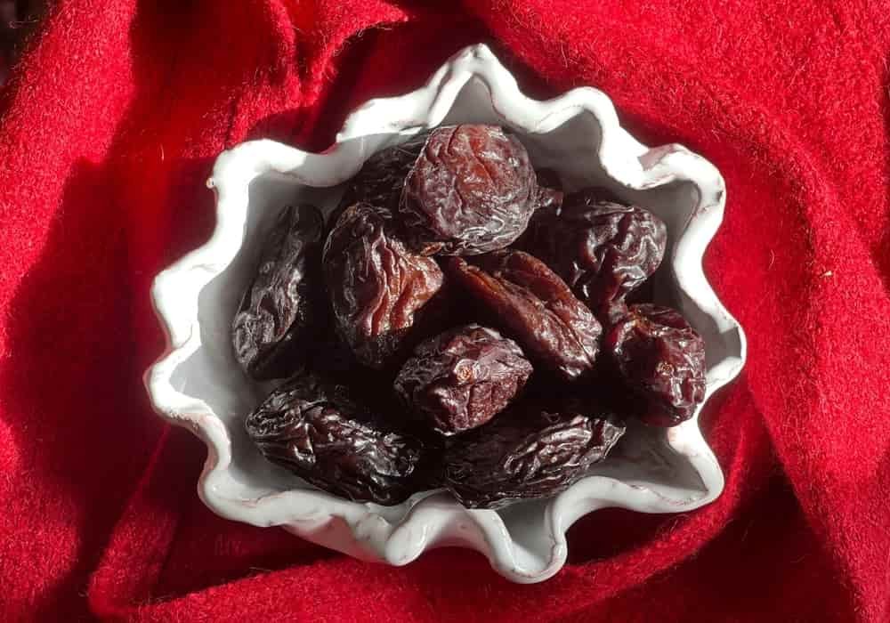 Prunes (dried plum) | Good Reasons to Eat Prunes + See the Nutritional Values