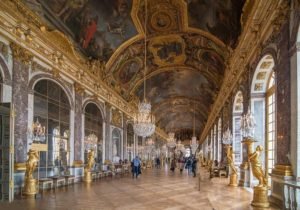 Hall of Mirrors (Galerie des Glaces) at the Palace of Versailles