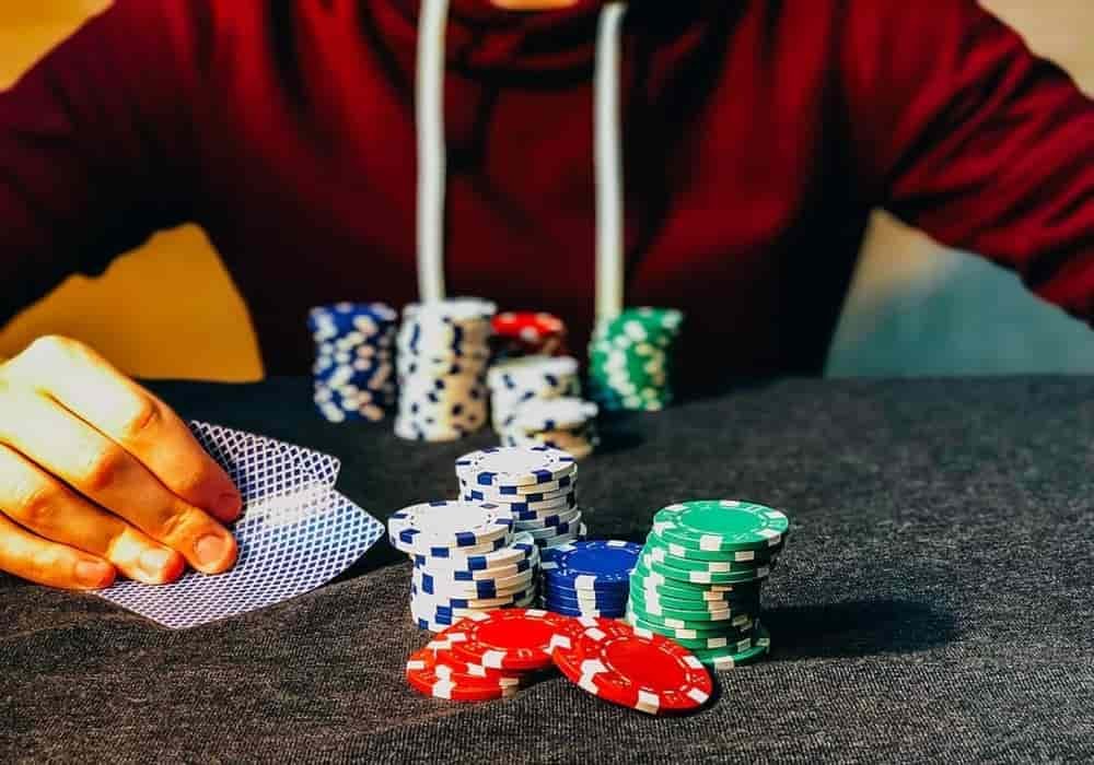 How To Play Poker Like a Pro?