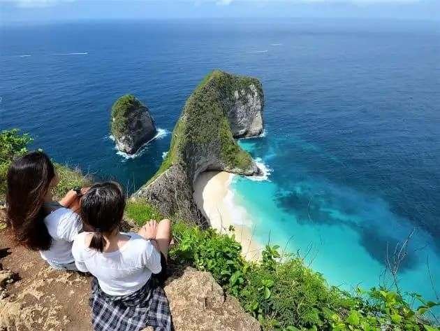 Kelingking beach Nusa Penida and Nusa Lembongan