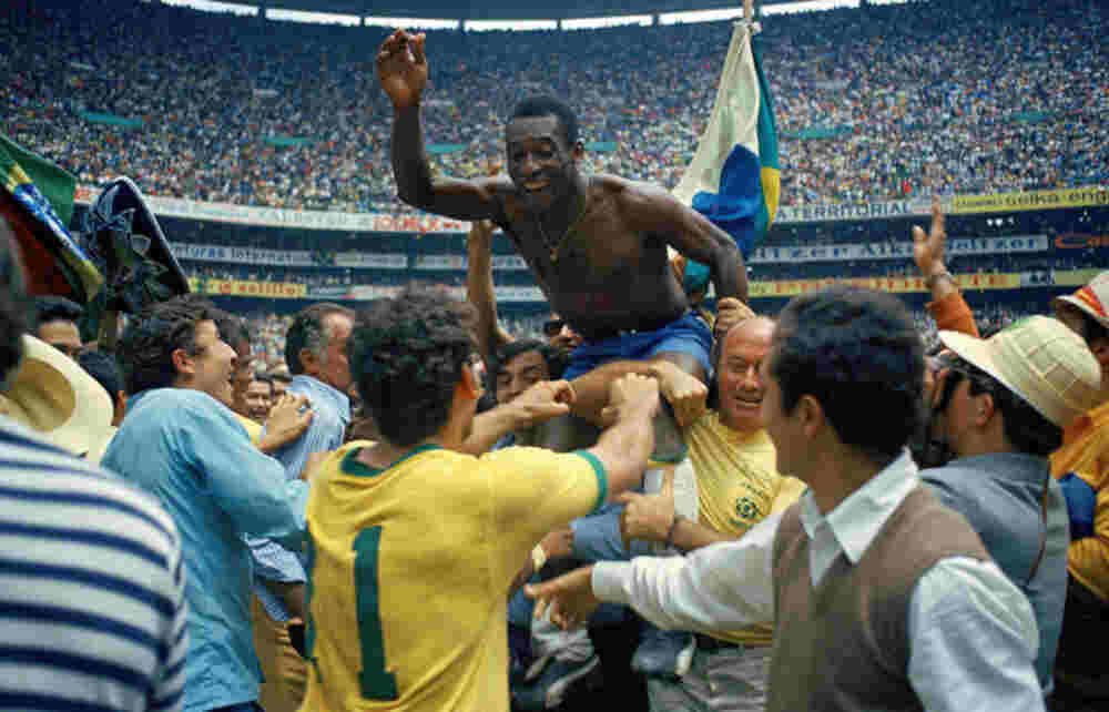 Darkside of Pele: from showcase of dictatorship to minister, a paradoxical political destiny