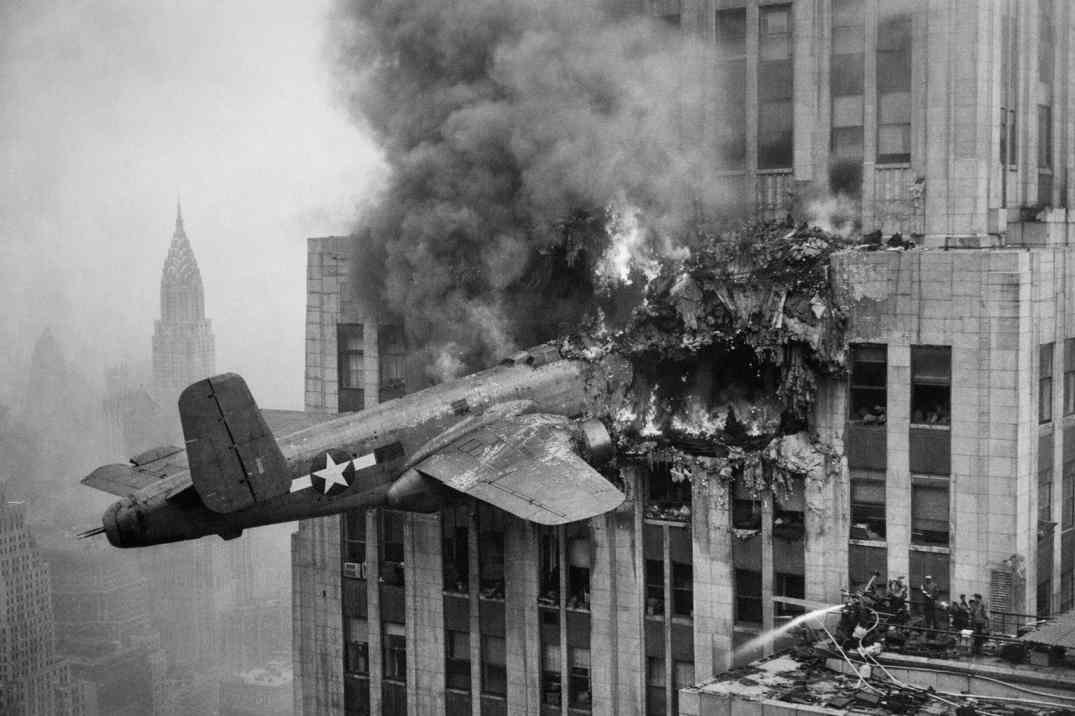 Empire state building plane crash 1945